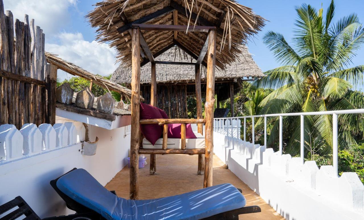 Tulia House Backpackers Hostel Mombasa Exterior photo