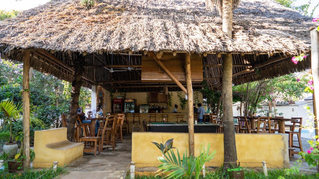 Tulia House Backpackers Hostel Mombasa Exterior photo