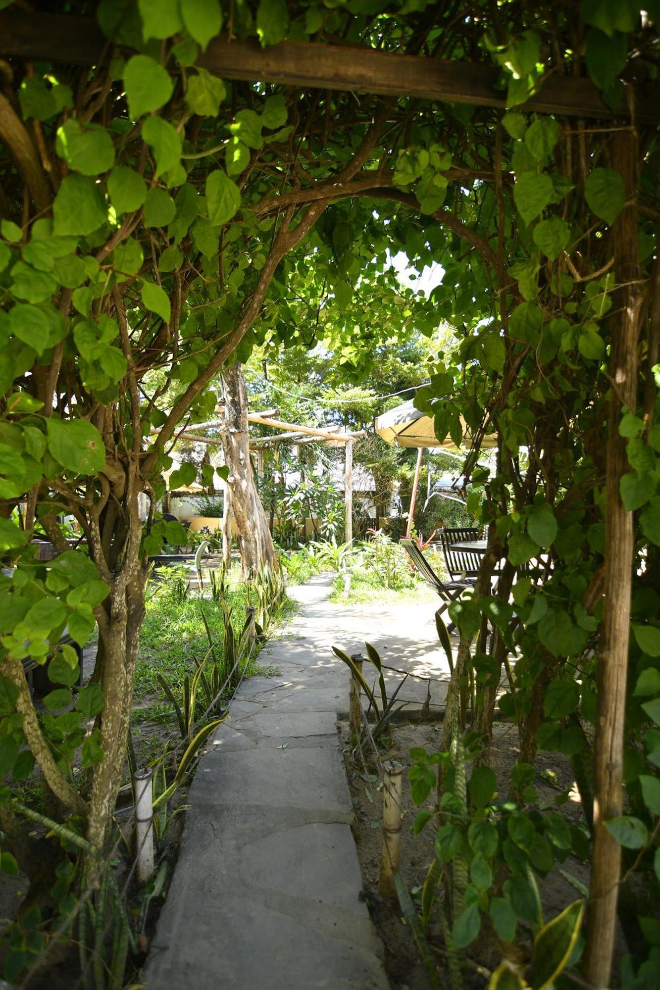 Tulia House Backpackers Hostel Mombasa Exterior photo