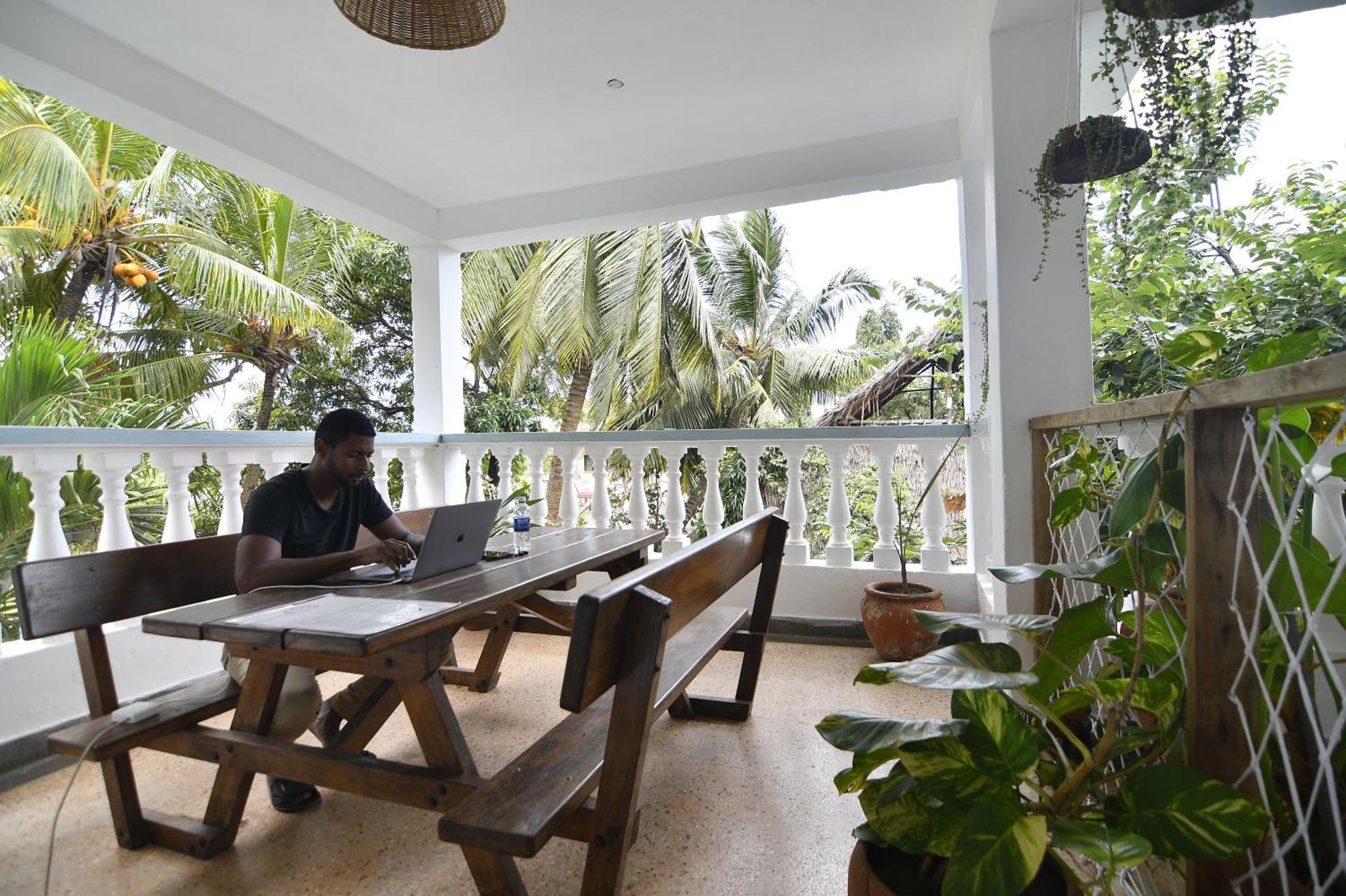 Tulia House Backpackers Hostel Mombasa Exterior photo