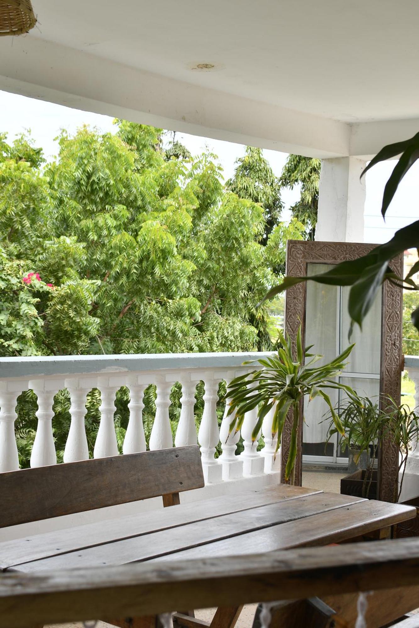Tulia House Backpackers Hostel Mombasa Exterior photo