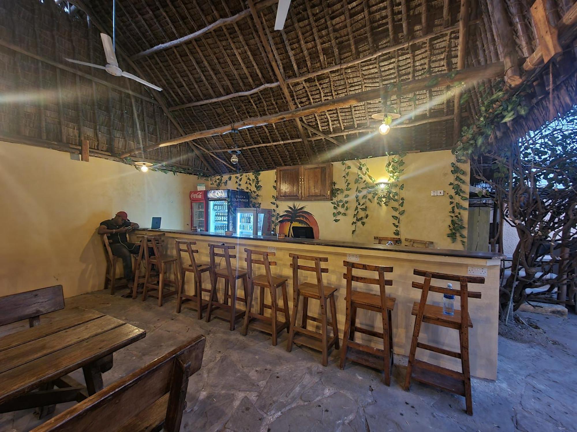 Tulia House Backpackers Hostel Mombasa Exterior photo