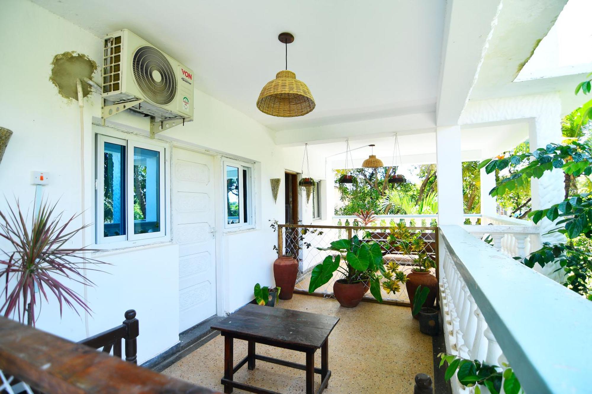 Tulia House Backpackers Hostel Mombasa Exterior photo